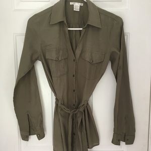 Olive snap up tunic. Size XS.